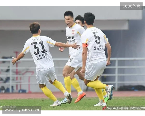 老兵不死!37岁谭龙中国顶级联赛出场200场,其中亚泰193场进87球 老兵不死!37岁谭龙中国顶级联赛出场200场,其中亚泰193场进87球